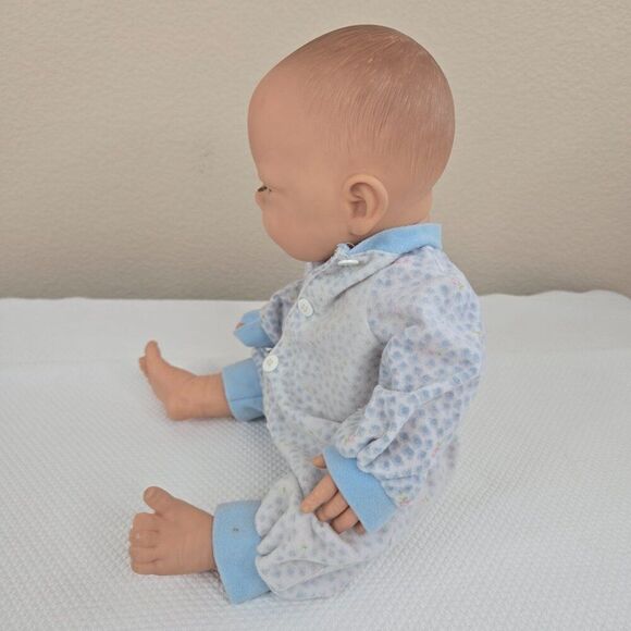 Nines D' Onil Baby Doll Girl 15 inches Anatomocally Correct Reborn - Picture 4 of 8